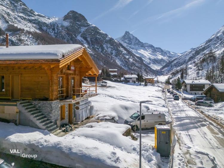 House for sale in Ayer, Switzerland
