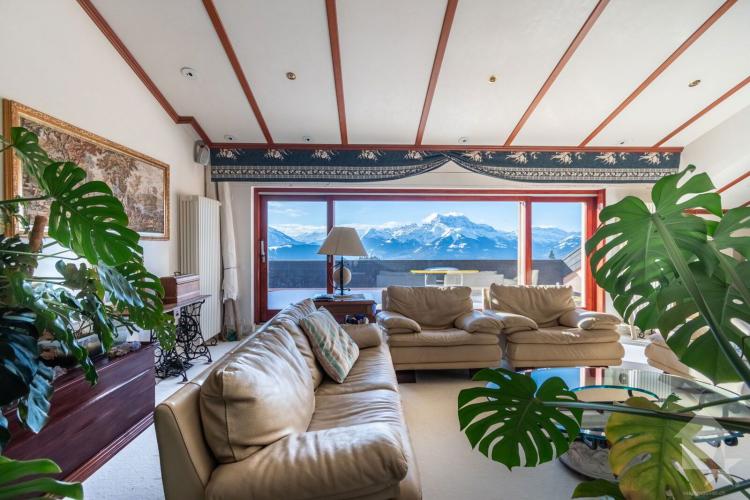 Superbe attique plein sud avec vue imprenable – Leysin centre