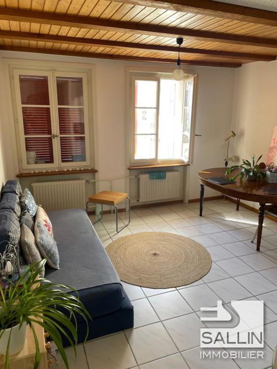 HELLES 2½-ZIMMER-WOHNUNG