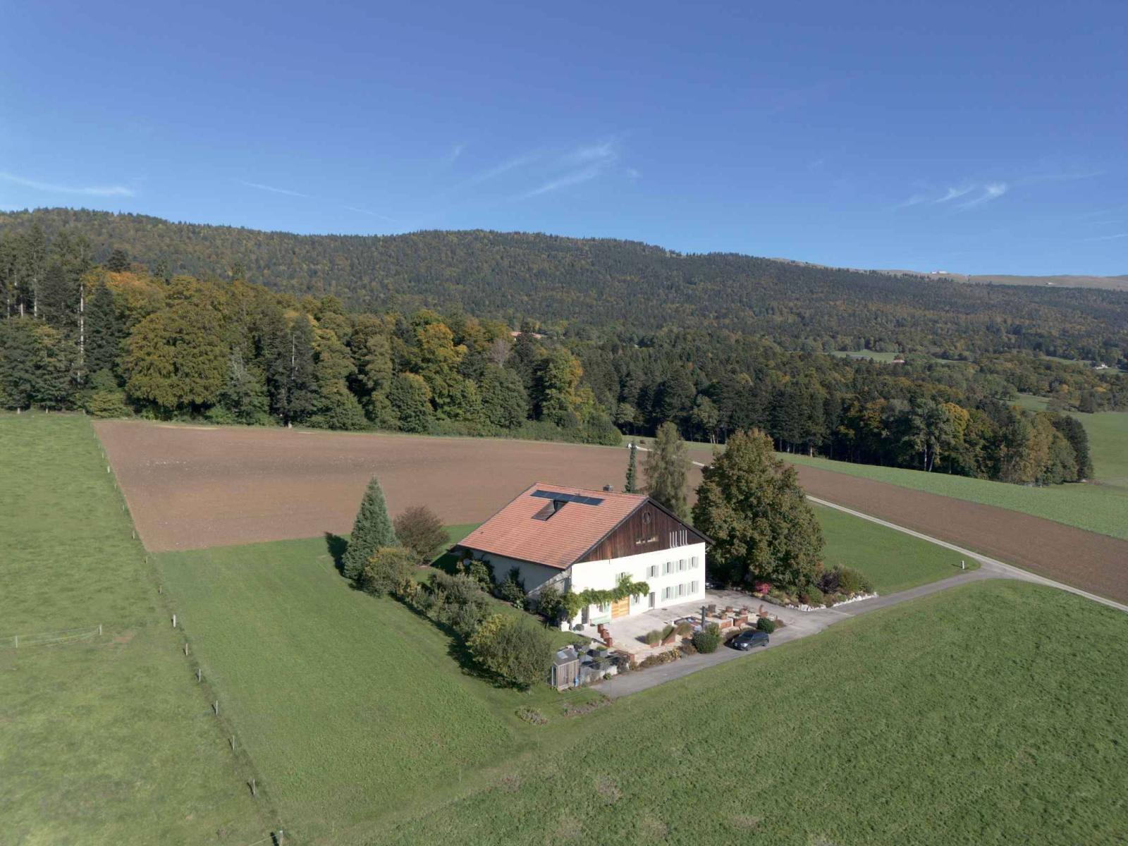 Une ferme d’exception nichée au pied sud de Chasseral