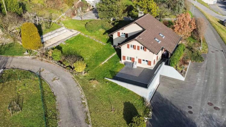 Magnifique villa individuelle de 7½ pièces avec vue dégagée, terrasse et grand jardin verdoyant