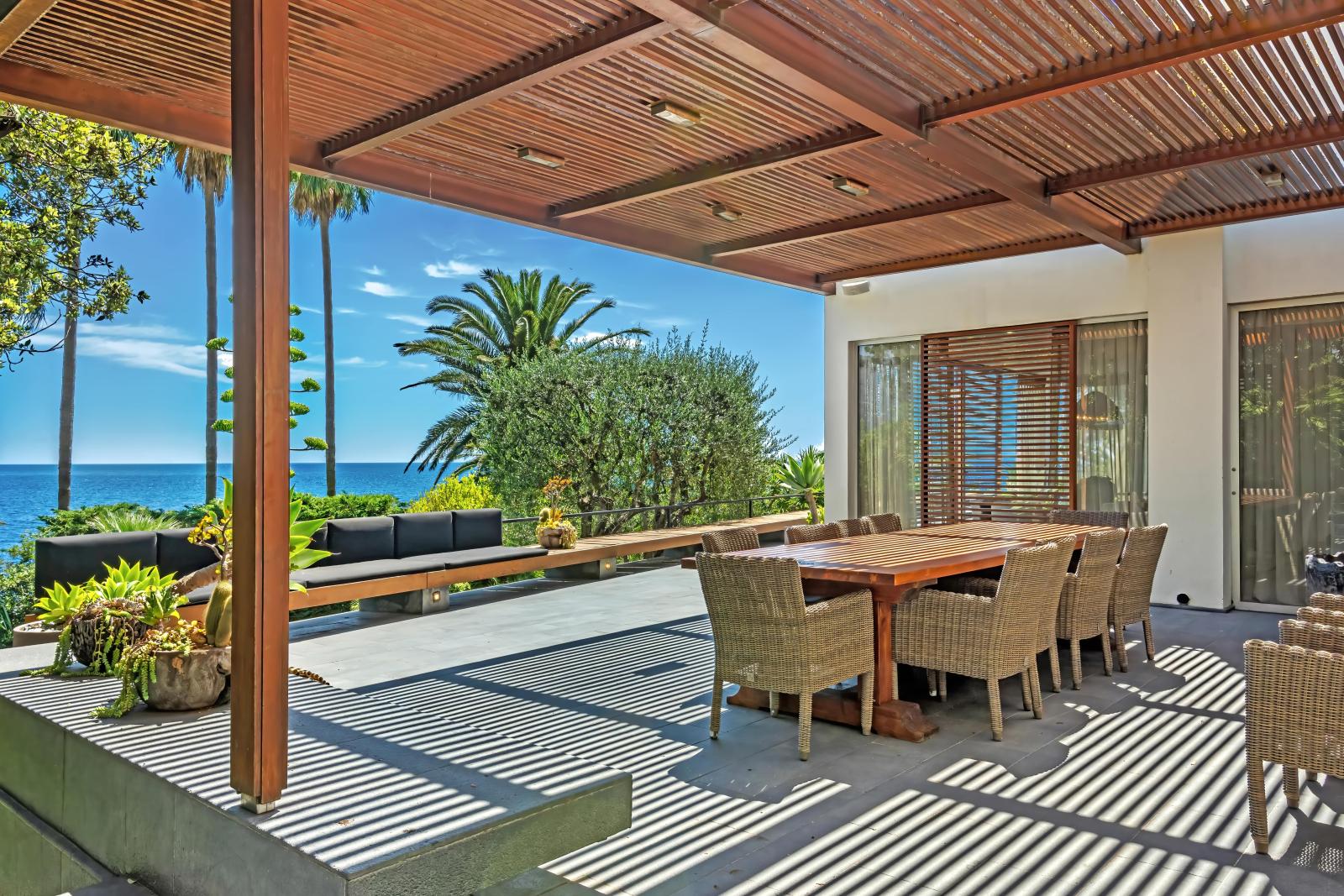 ROQUEBRUNE CAP MARTIN - PRESTIGIEUSE VILLA