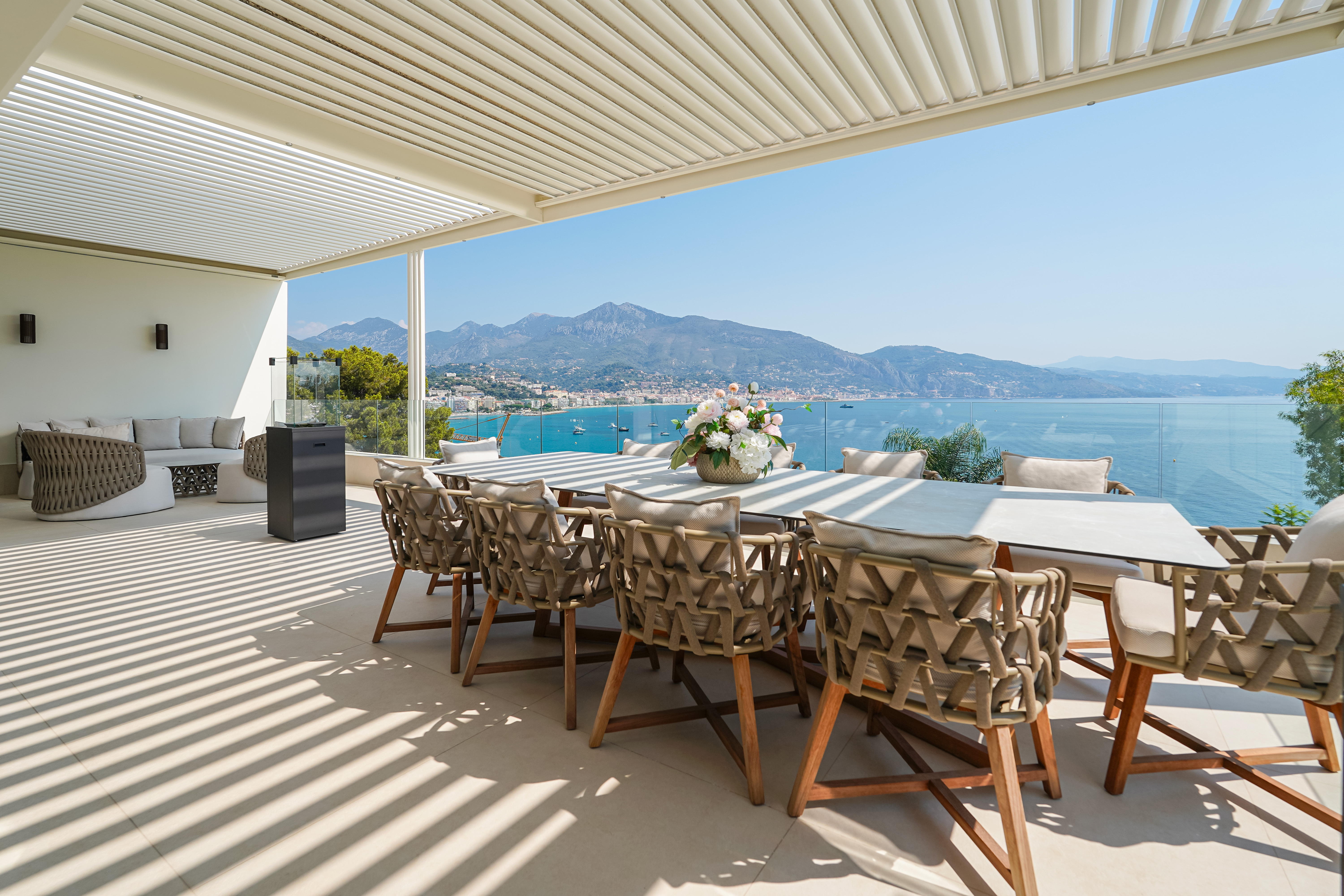 ZMuFx_terrasse-villa-cap-martin-valeri-agency-by-jm-barei-1785495596.jpg