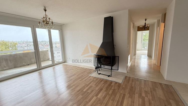 A VENDRE APPARTEMENT 4 PIÈCES AVEC GARAGE BOX