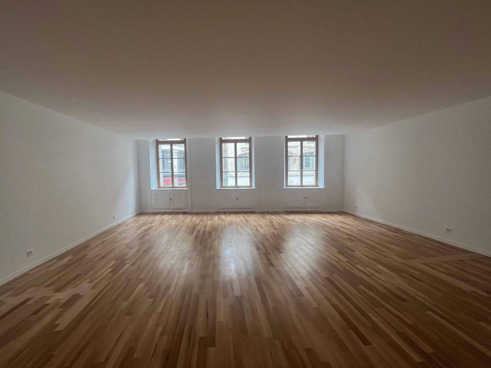 BUREAUX D’EXCEPTION DE 177 M² - RUE DE LA CROIX-D’OR