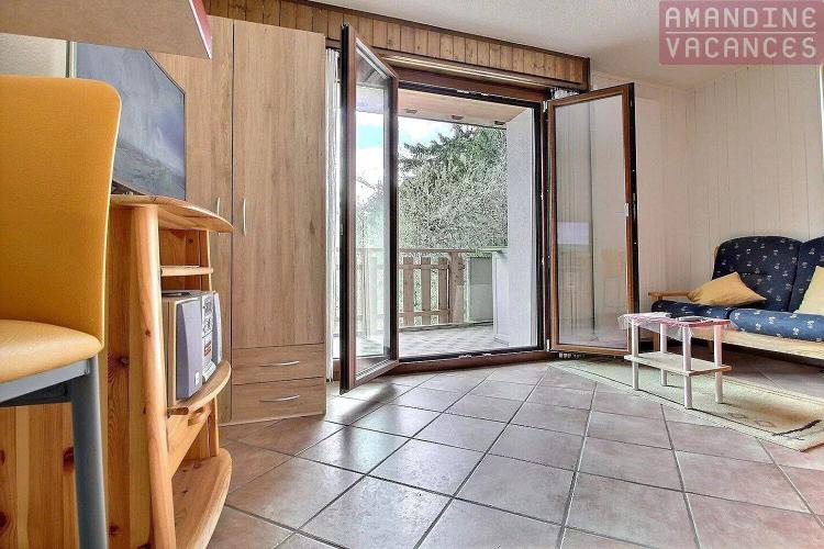 Location annuelle uniquement studio avec vue dégagée