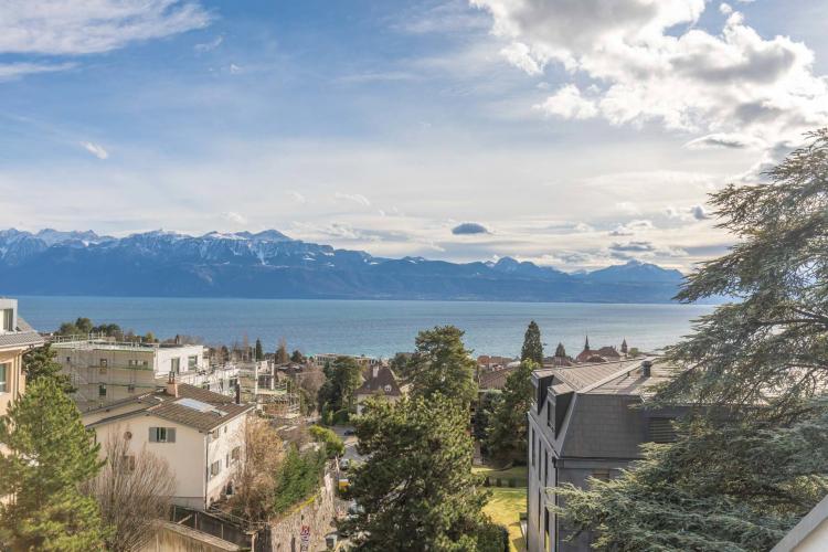 Pully : Superbe appartement en duplex ! Vue sur le lac et les montagnes !